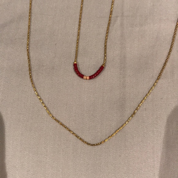 2/$30 - Beautiful gold and bead necklace - Picture 4 of 4